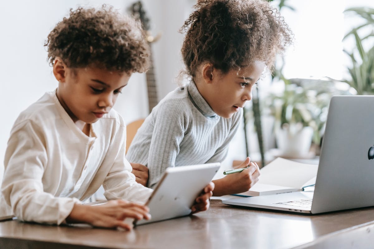 enfant  technologie